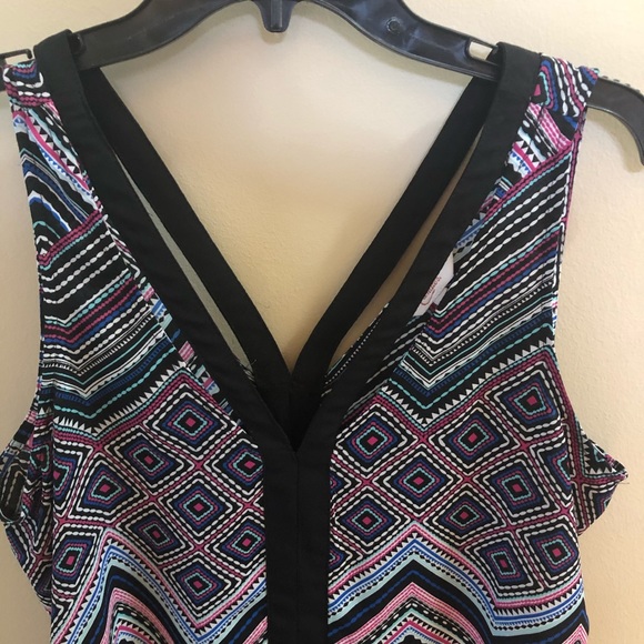 Candies Unique Tank with accent black trim - Picture 3 of 6